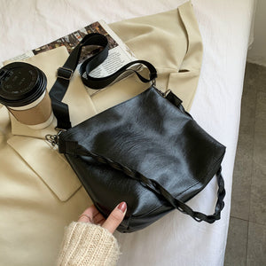 Bag women"s Messenger Bag Large Capacity Single Shoulder Bag New Fashion Versatile Ins Wide Shoulder Strap Small Bucket Bag - My Store